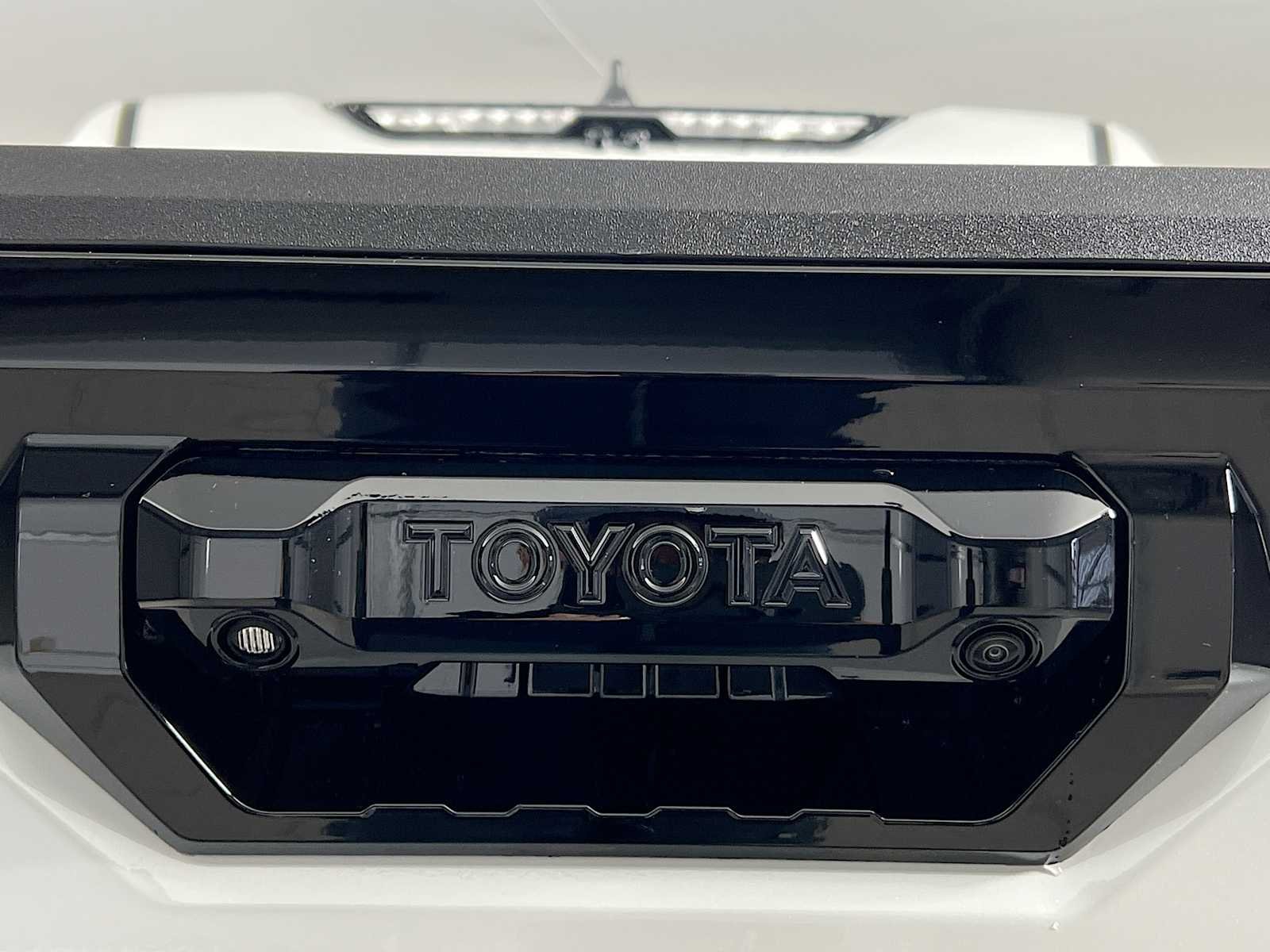 Used 2025 Wind Chill Pearl Toyota Platinum image 18