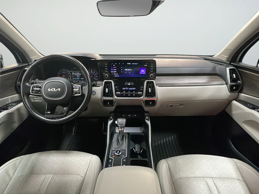 Used 2022 White Kia S X-LINE image 10