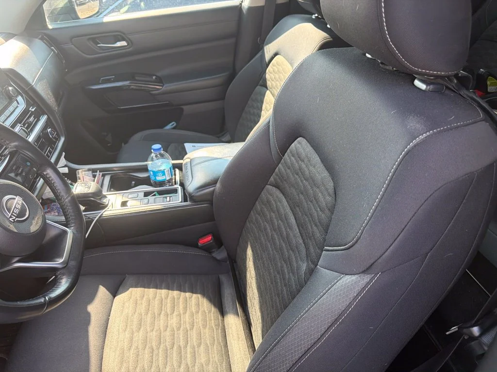 Used 2022 Gray Nissan SV image 7