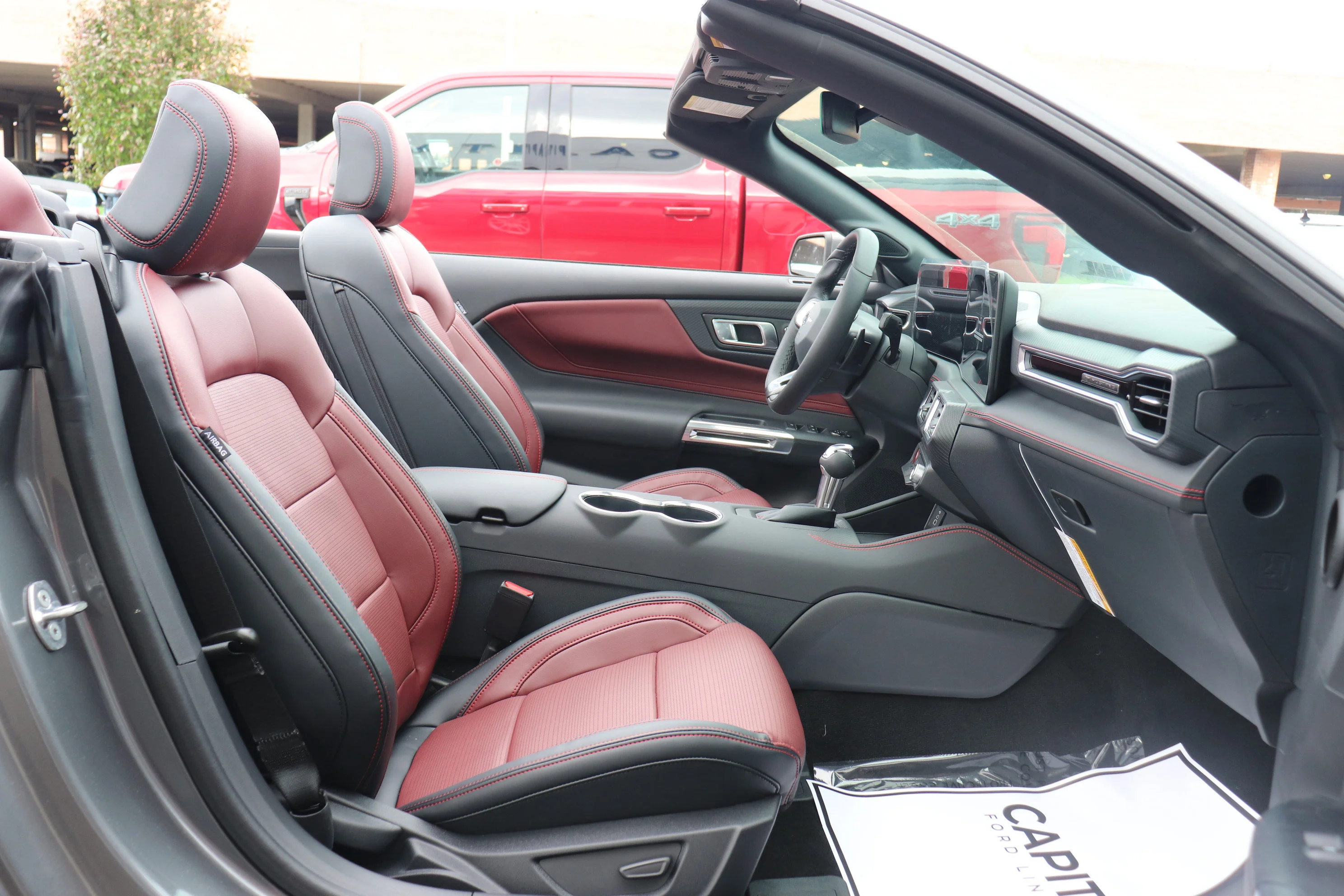 New 2026 CARBONIZED GREY METALLIC Ford GT Premium image 7