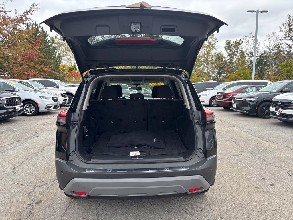 Used 2022 Black Nissan SV image 7