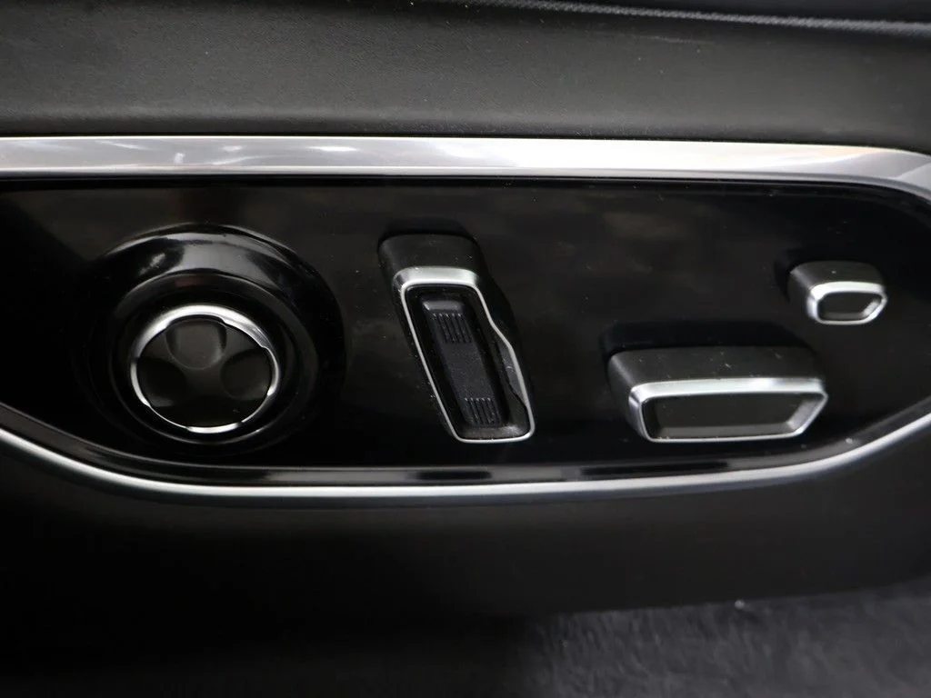Used 2023 Black Jeep Summit Reserve image 43