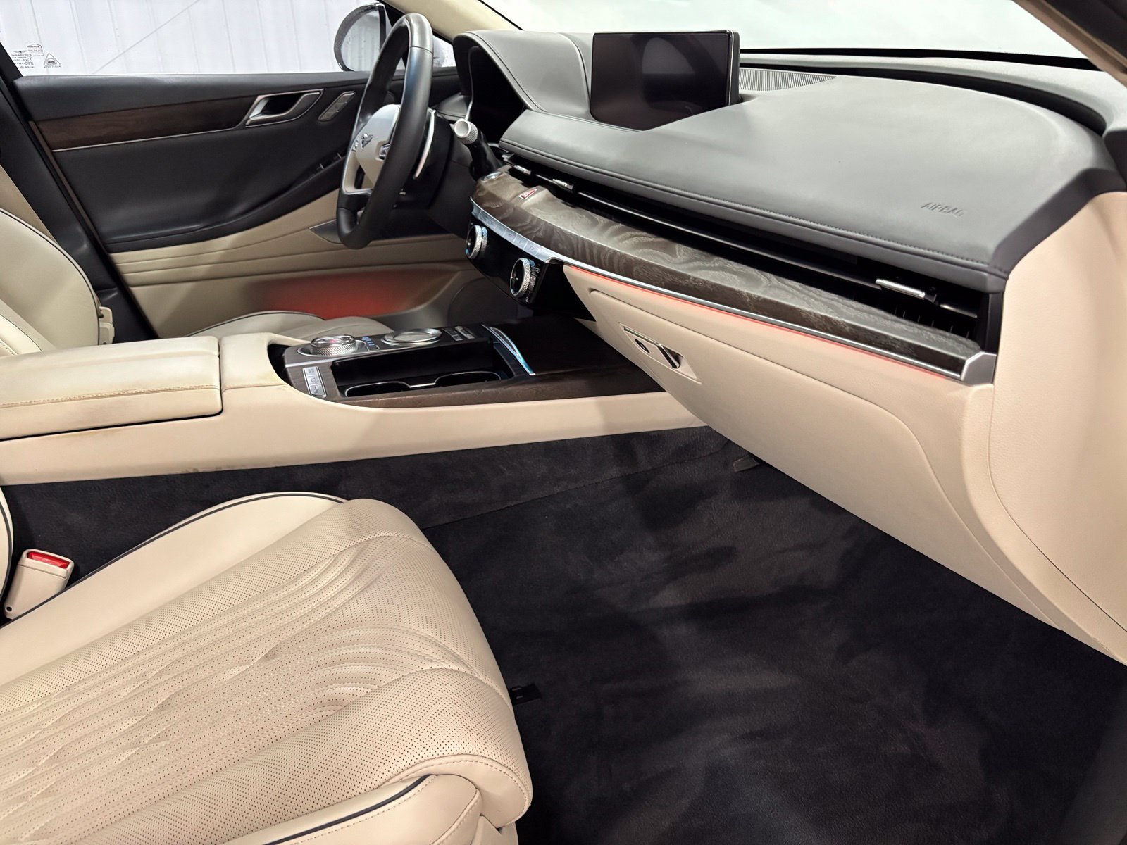 Used 2021 White Genesis 3.5T image 16