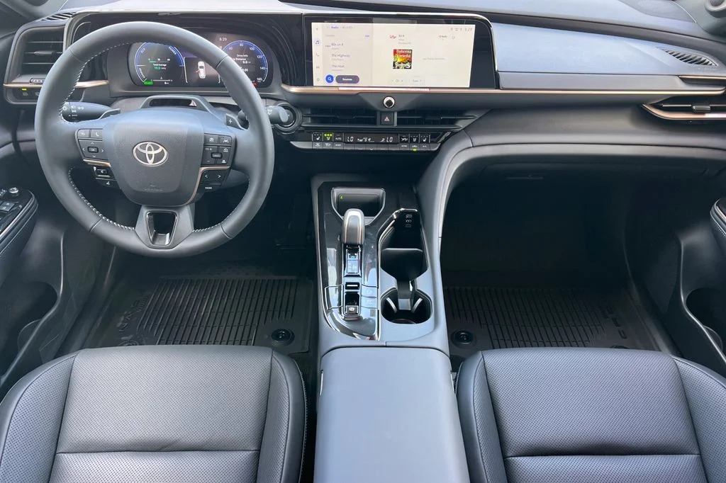 New 2026 Oxygen White Toyota Limited image 15