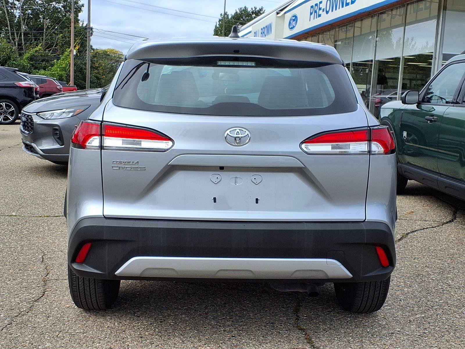Used 2024 Sonic Silver Toyota L image 17
