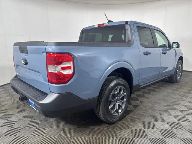 New 2026 Azure Gray Metallic Tri-Coat Ford XLT image 3