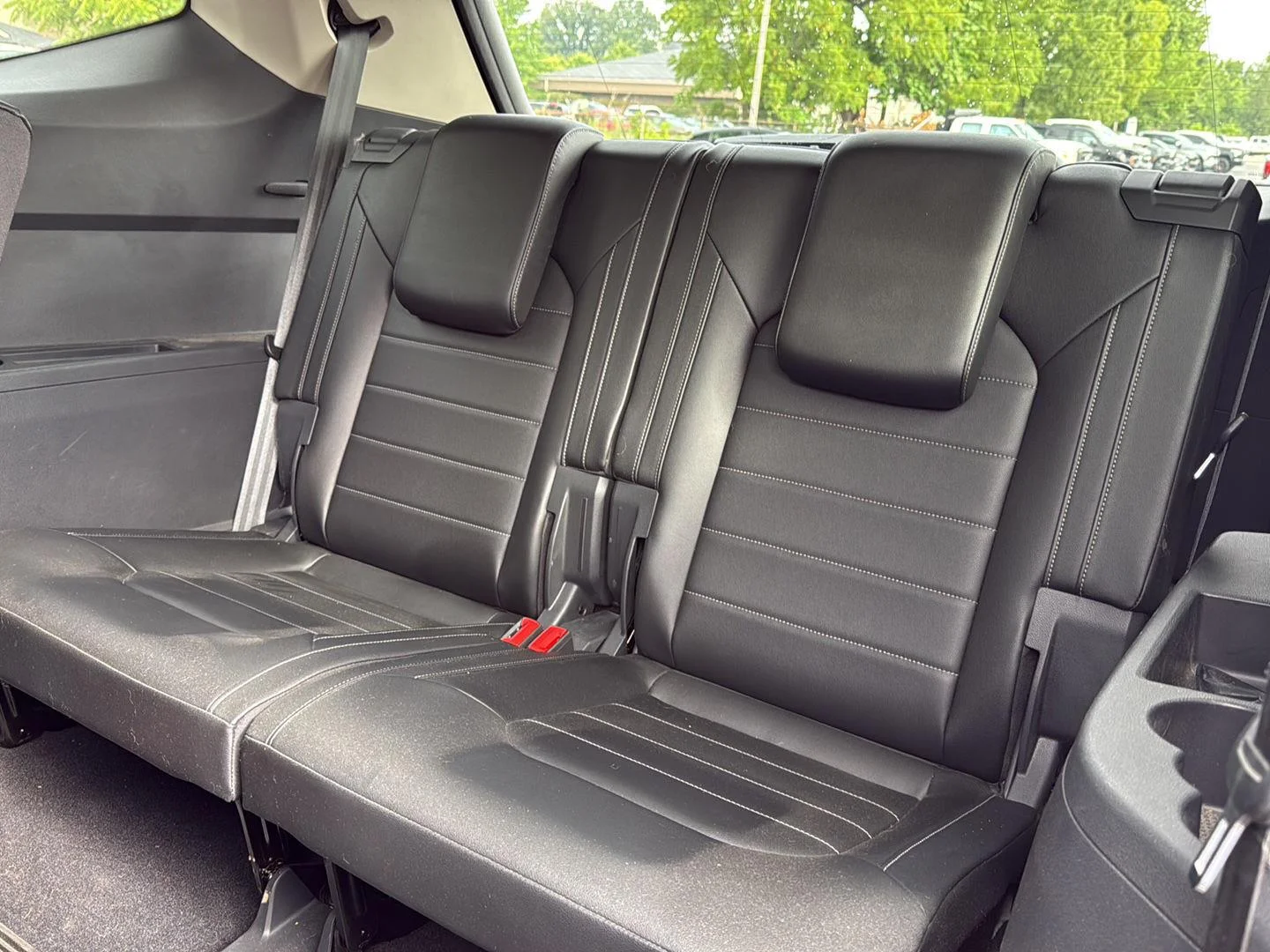 Used 2018 Pure White Volkswagen 3.6L V6 SEL Premium image 11