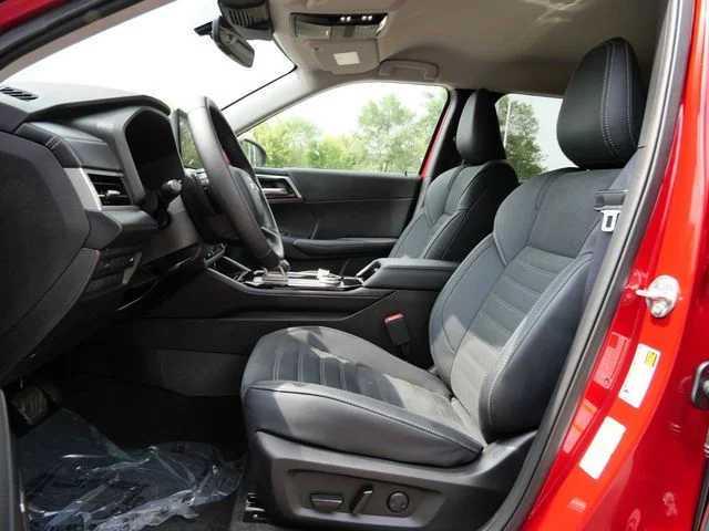Certified Used 2025 Red Diamond Mitsubishi SE image 14