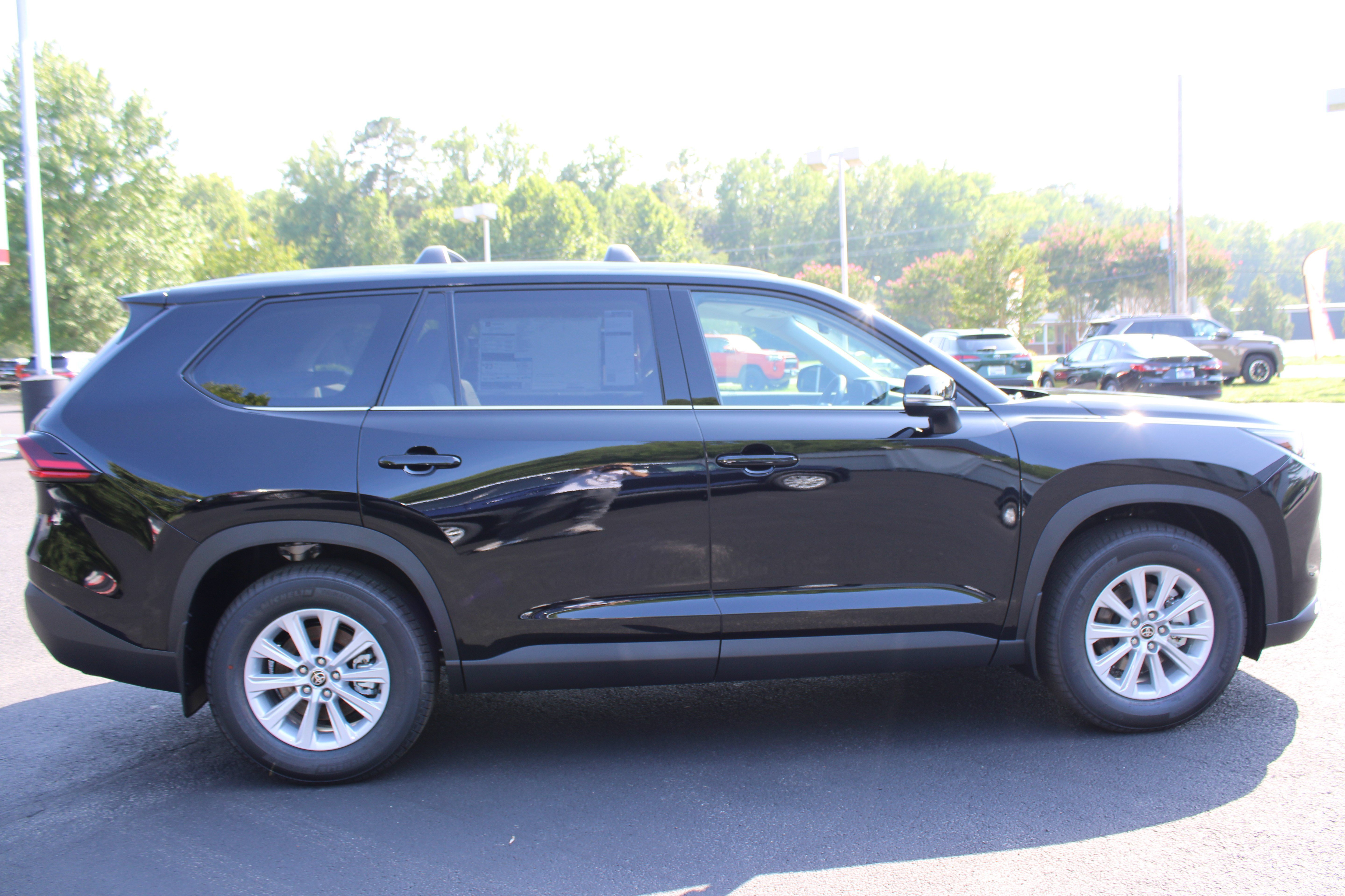 New 2026 Midnight Black Metallic Toyota  XLE image 4