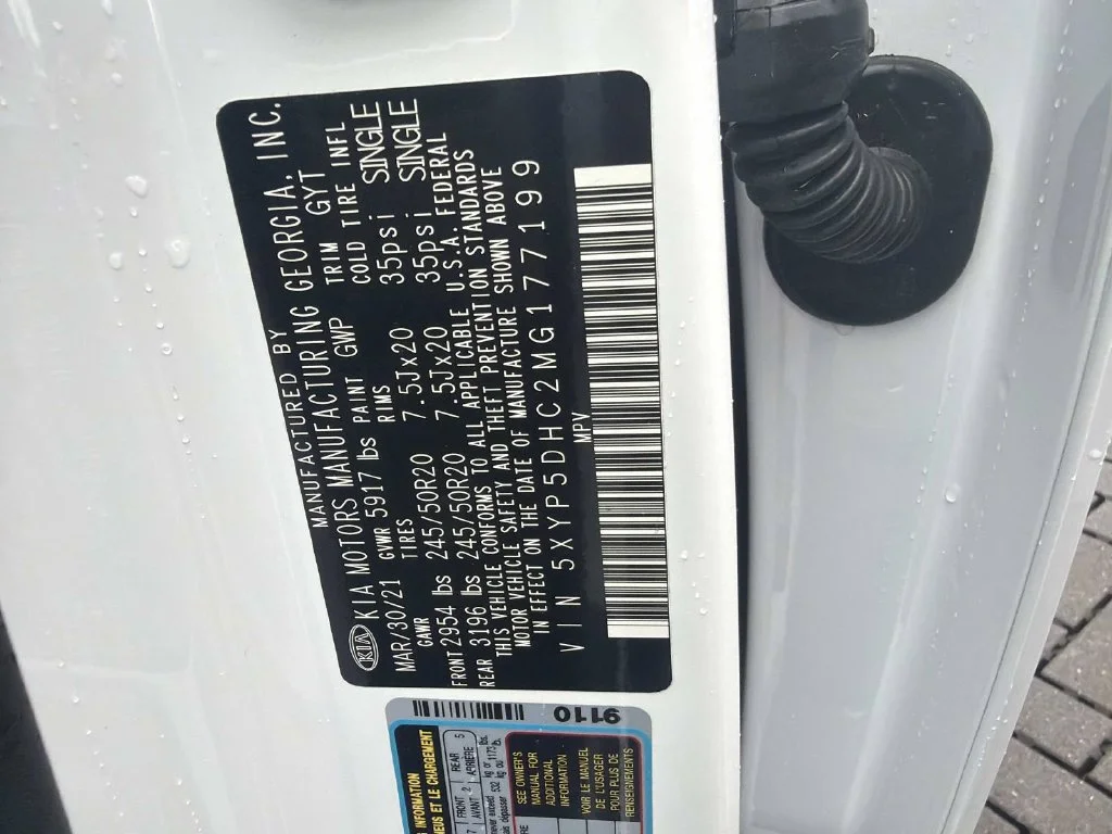 Used 2021 White Kia SX image 32