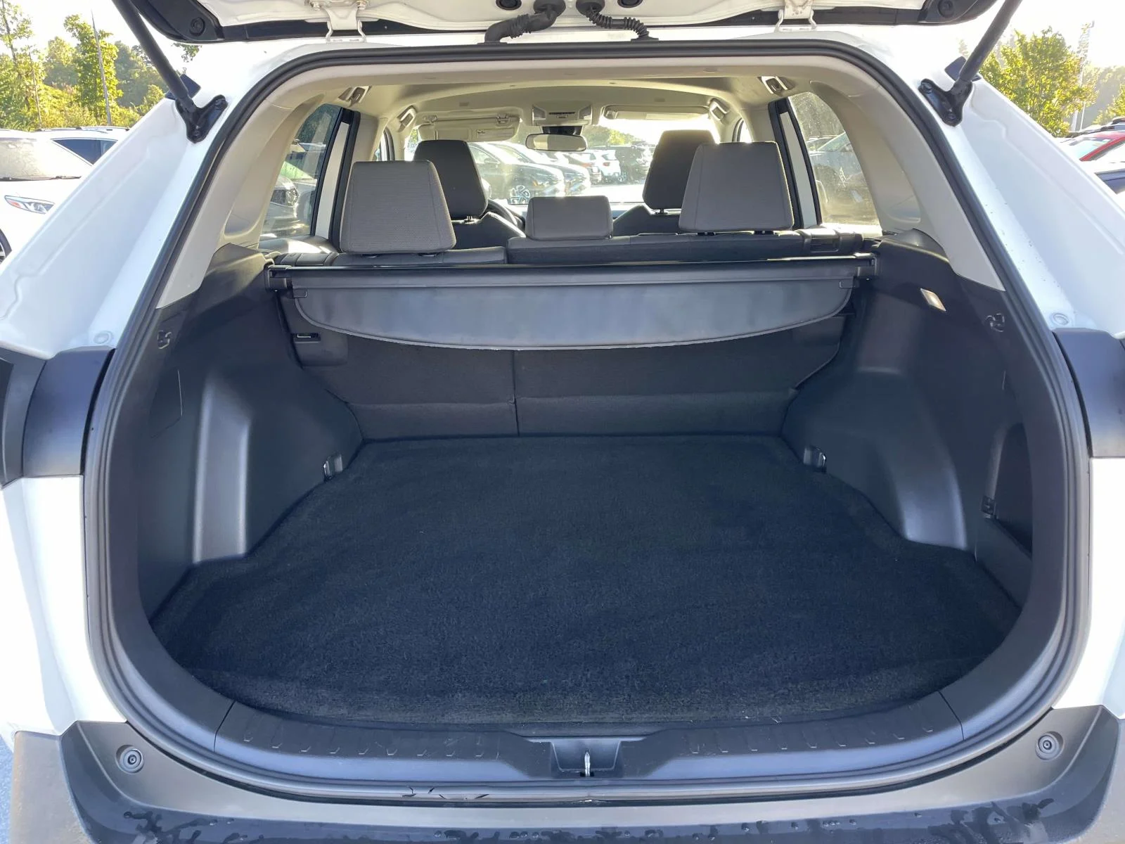 Used 2025 Ice Cap Toyota XLE image 30