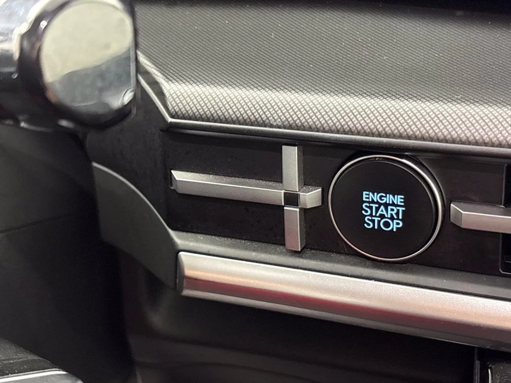 Used 2025 Blue Hyundai SEL image 35