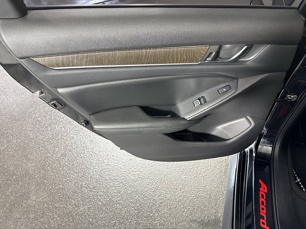 Used 2021 Crystal Black Pearl Honda Touring image 22