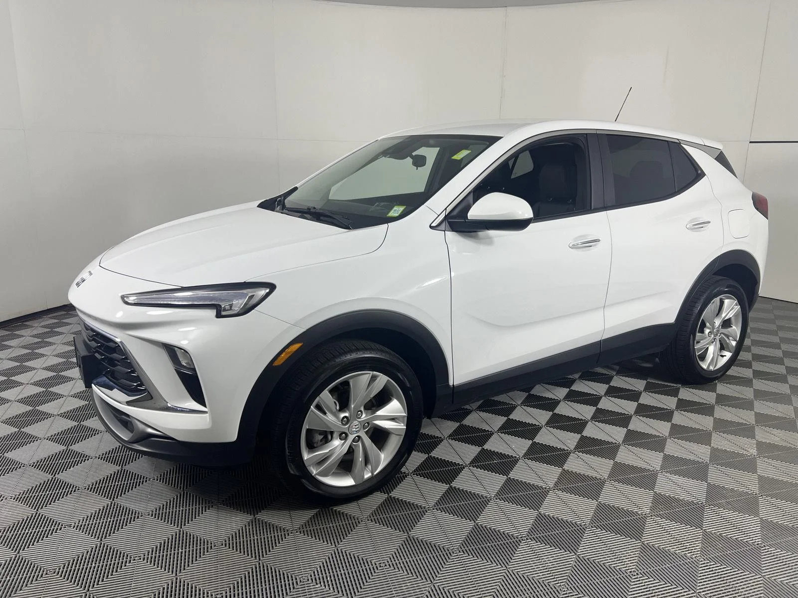 Used 2026 Summit White Buick Preferred image 6