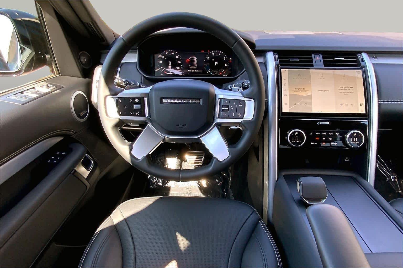 Used 2025 Eiger Grey Metallic Land Rover Dynamic SE image 6