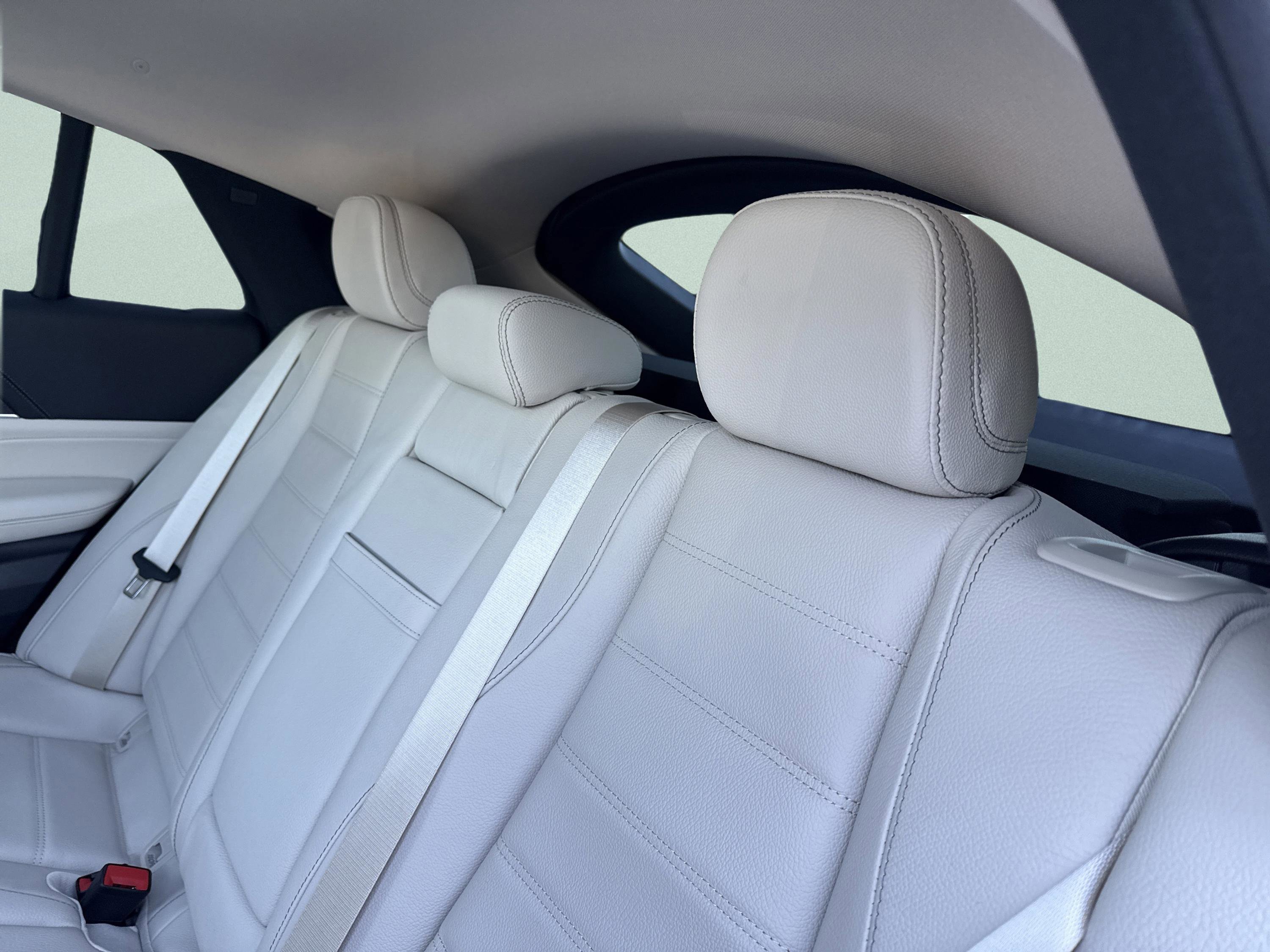 Used 2026 Polar White Mercedes-Benz GLE 450 image 18