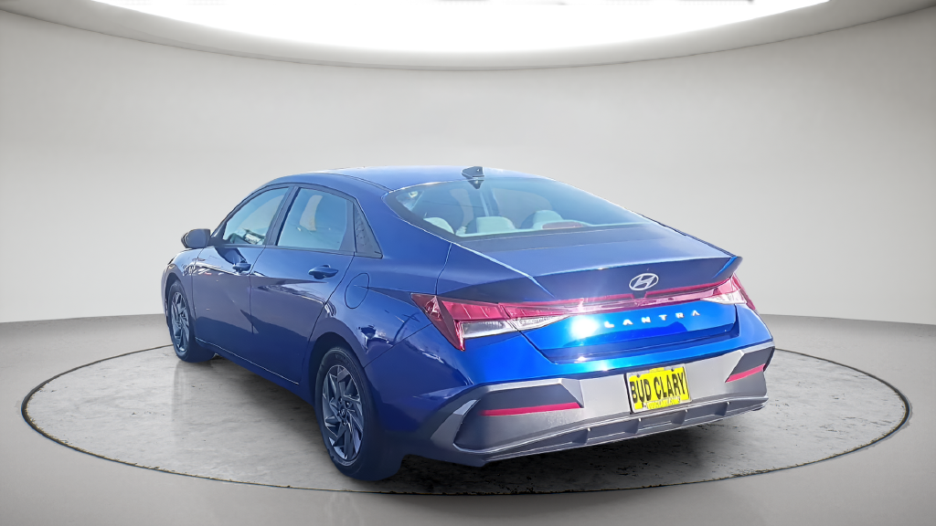 Used 2024 Blue Hyundai SEL image 9