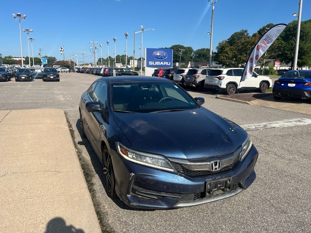 Used 2016  Honda Touring image 2