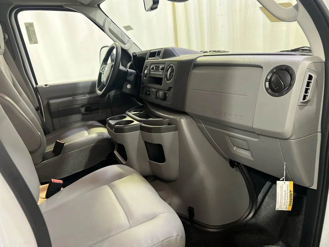 New 2026 Oxford White Ford E-350 SRW image 14