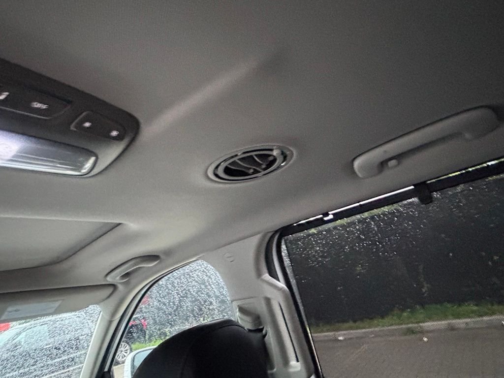 Used 2023 White Kia EX image 25