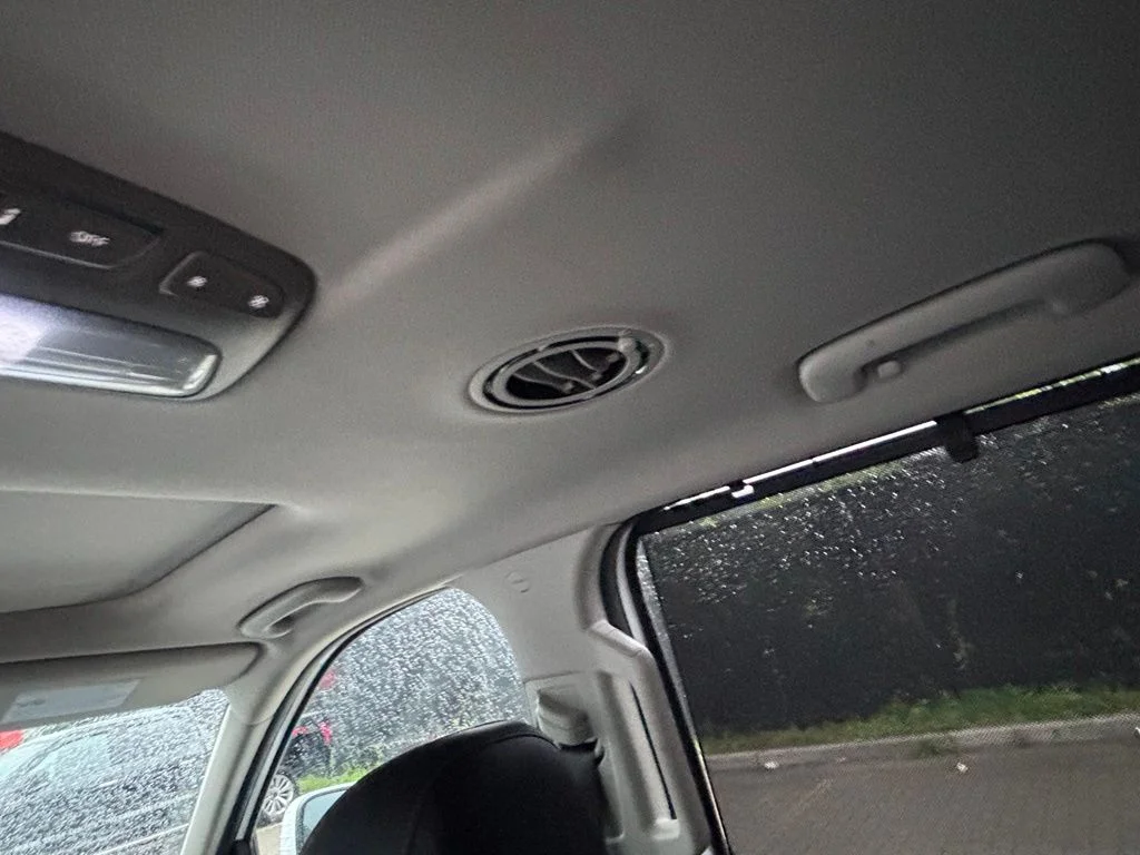 Used 2023 White Kia EX image 25