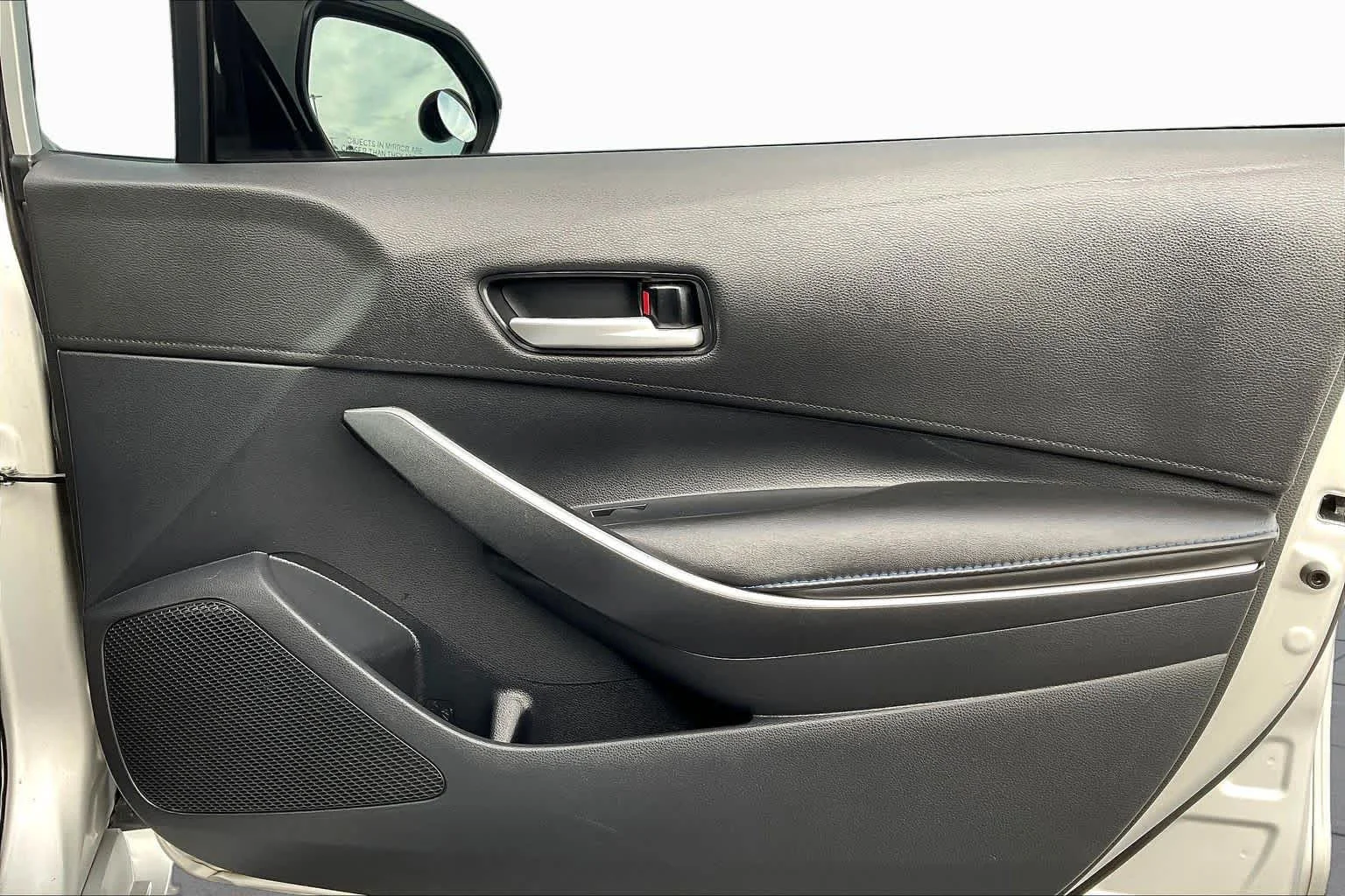 Used 2020 Classic Silver Metallic Toyota SE image 22