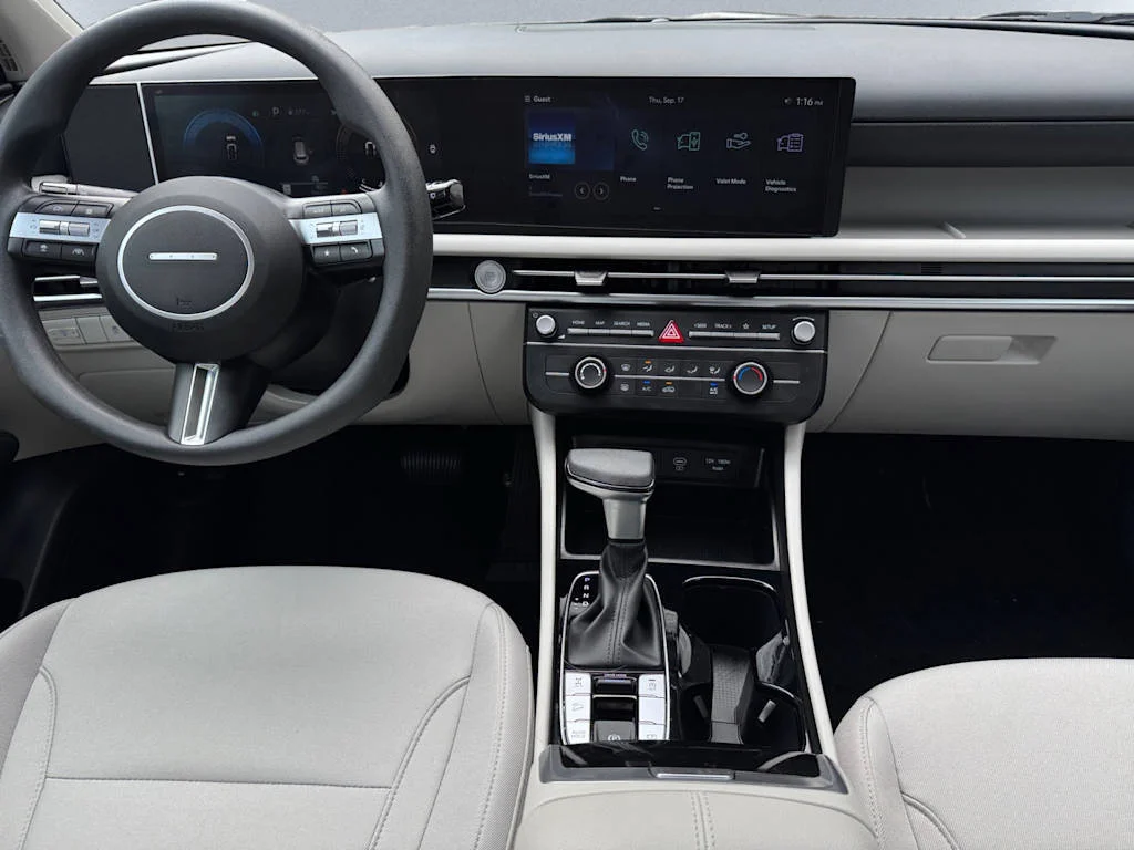 Used 2025 Silver Hyundai SE image 11