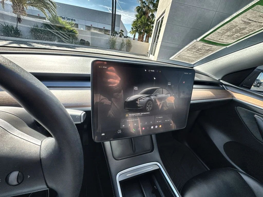 Used 2024  Tesla Long Range image 13