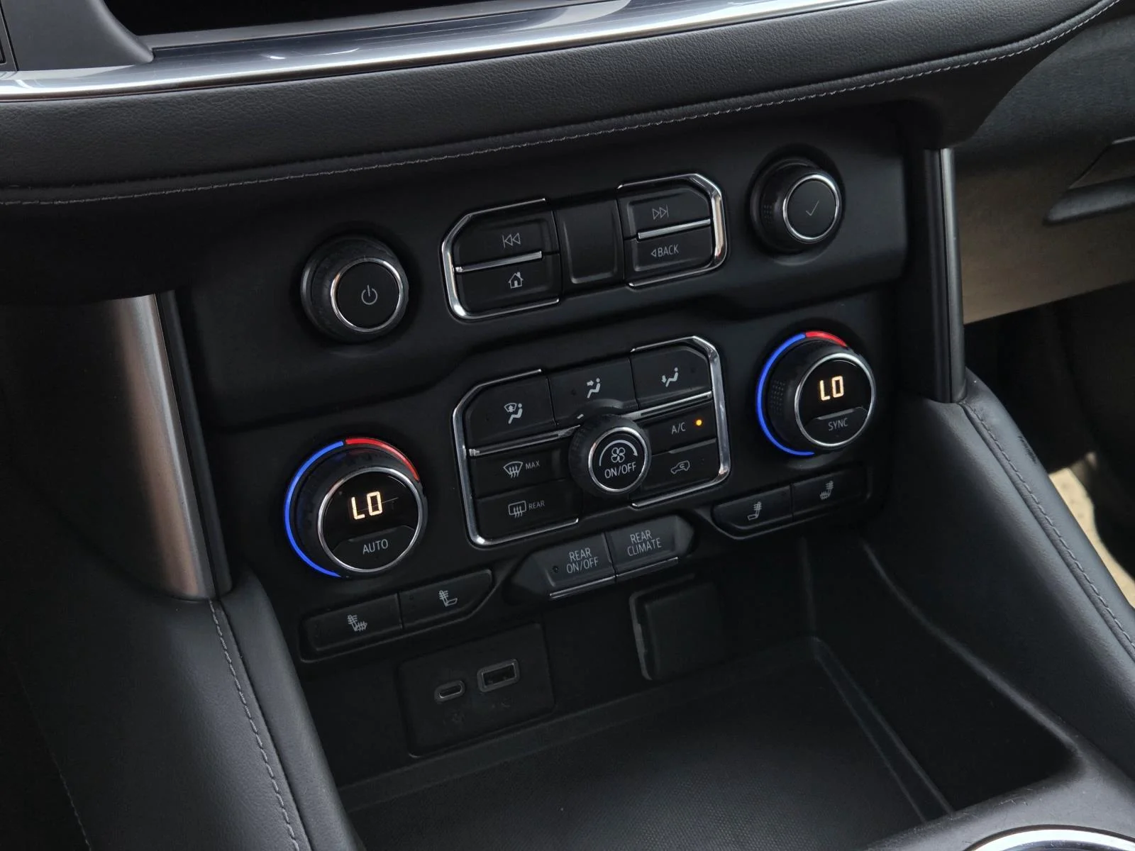Used 2021 Summit White Chevrolet LT image 27