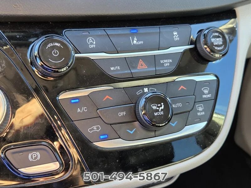 Used 2022 Bright White Clearcoat CHRYSLER TOURING L image 21