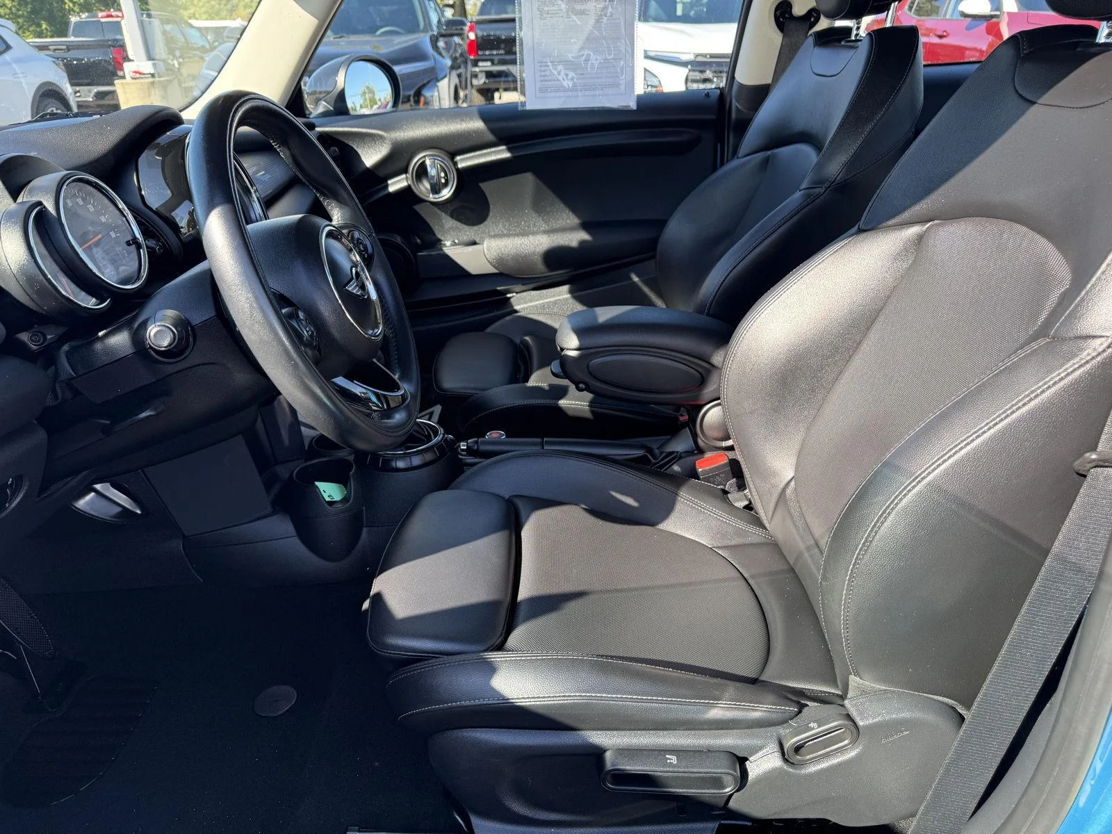 Used 2016 Electric Blue Metallic MINI HATCHBACK image 10