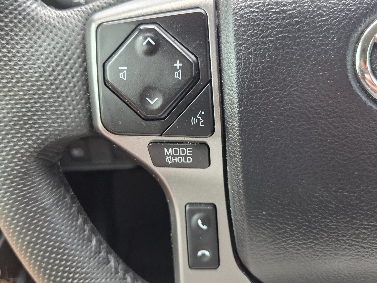 Used 2023 Ice Toyota SR5 image 22