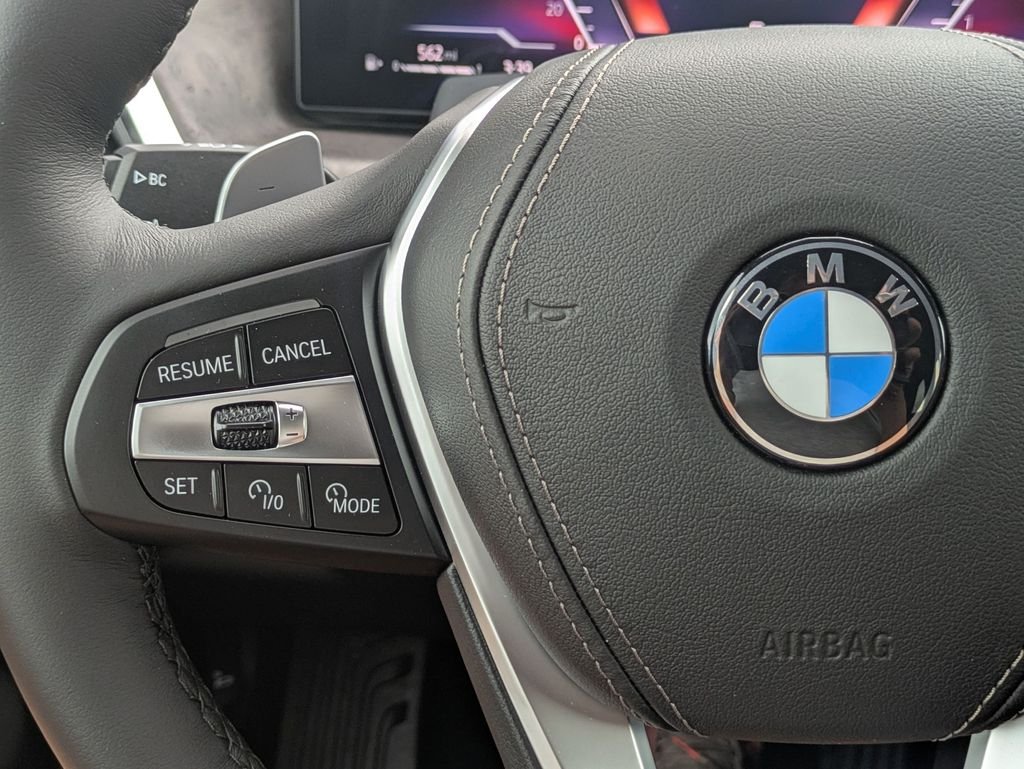 New 2026 Mineral White Metallic BMW xDrive40i image 17