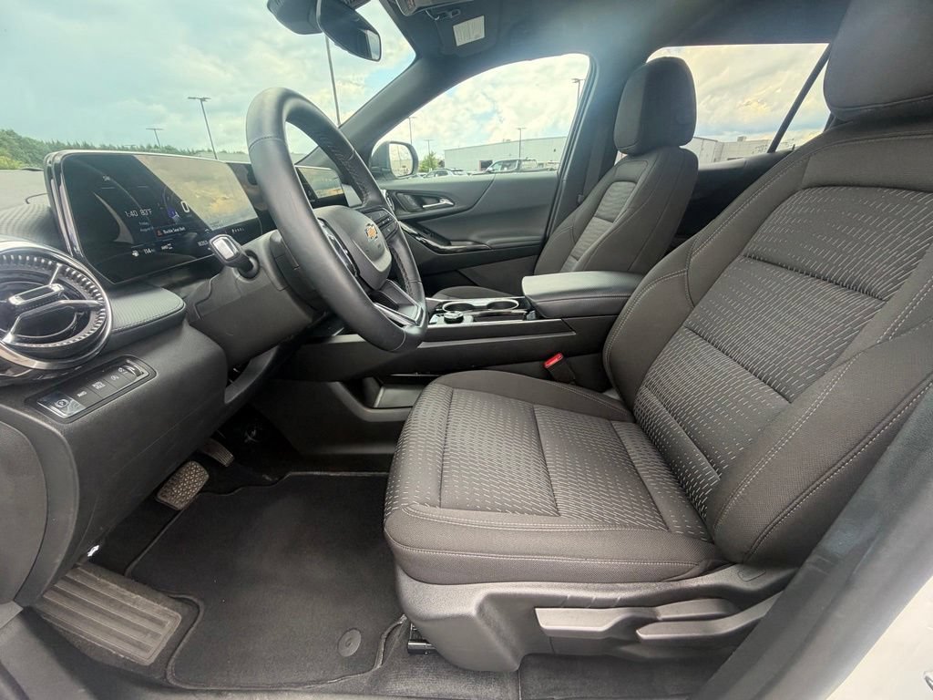Used 2026 Summit White Chevrolet LT image 16