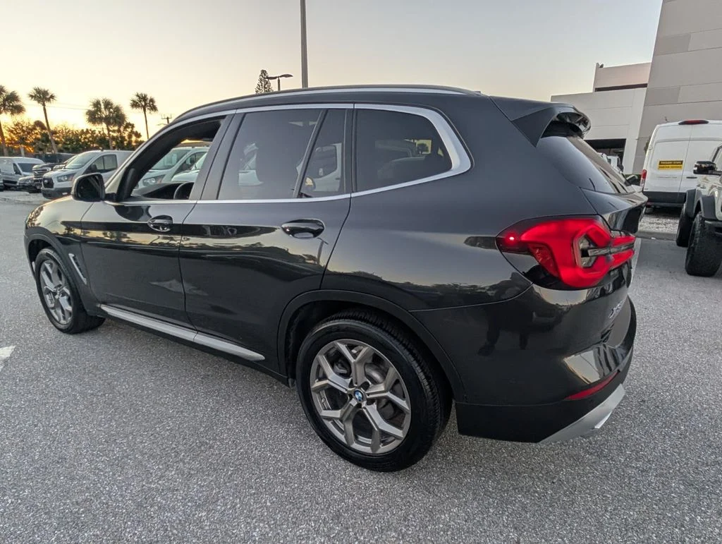 Used 2024 Gray BMW sDrive30i image 9