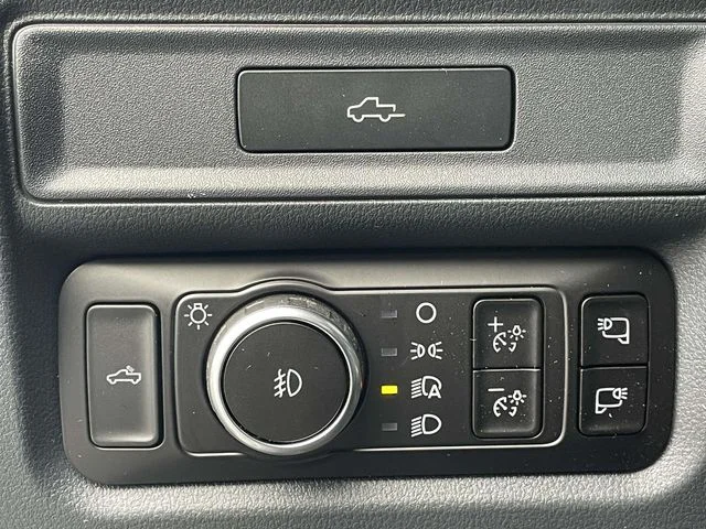 New 2026 Iconic Silver Metallic Ford Lariat® image 16