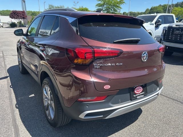 Used 2022 Rosewood Metallic Buick Select image 5
