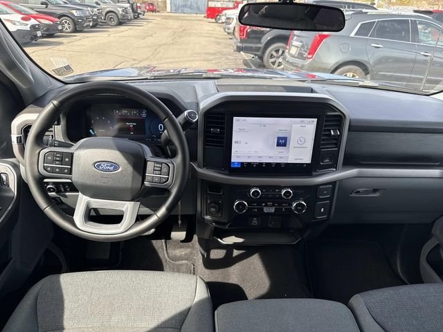 Used 2025 Atlas Blue Metallic Ford XLT image 5