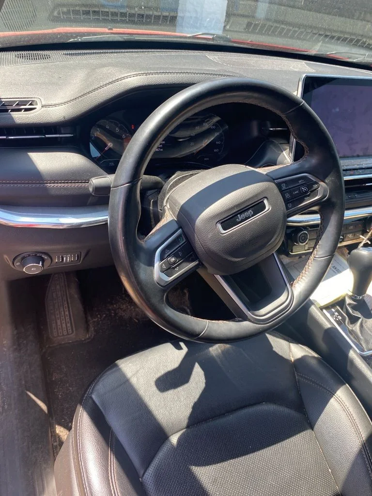 Used 2022 Redline Pearlcoat Jeep Limited image 7