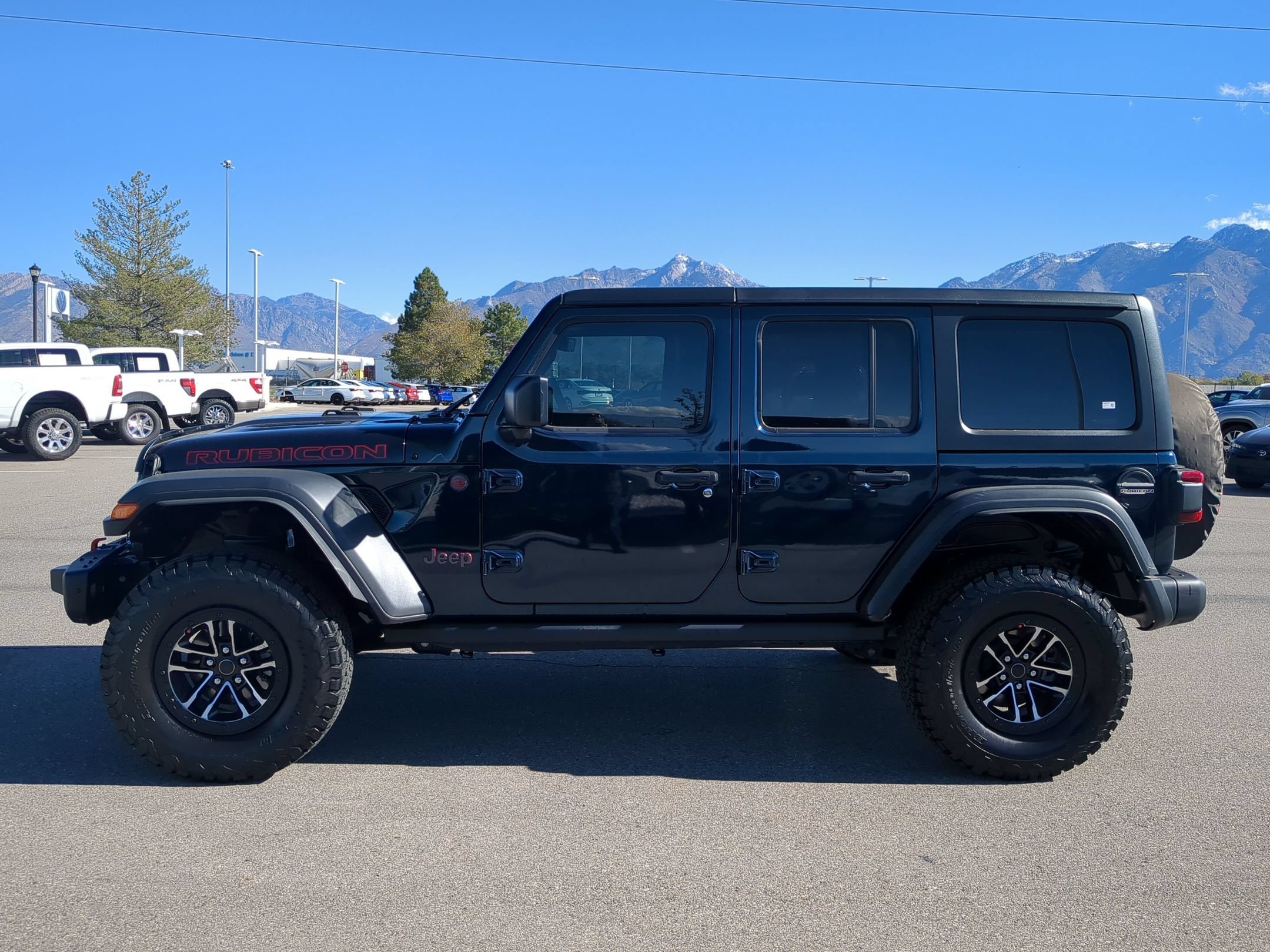 Used 2025 Fathom Blue Pearlcoat Jeep Rubicon image 7