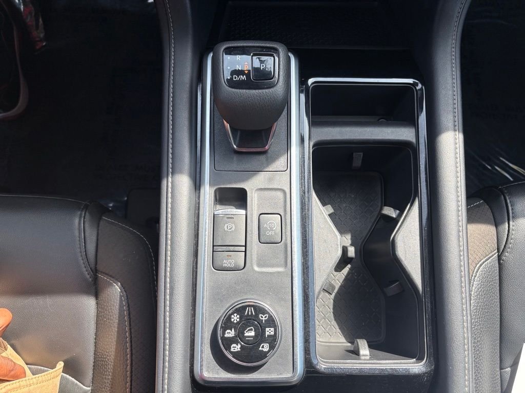 Used 2023 White Nissan SL image 30