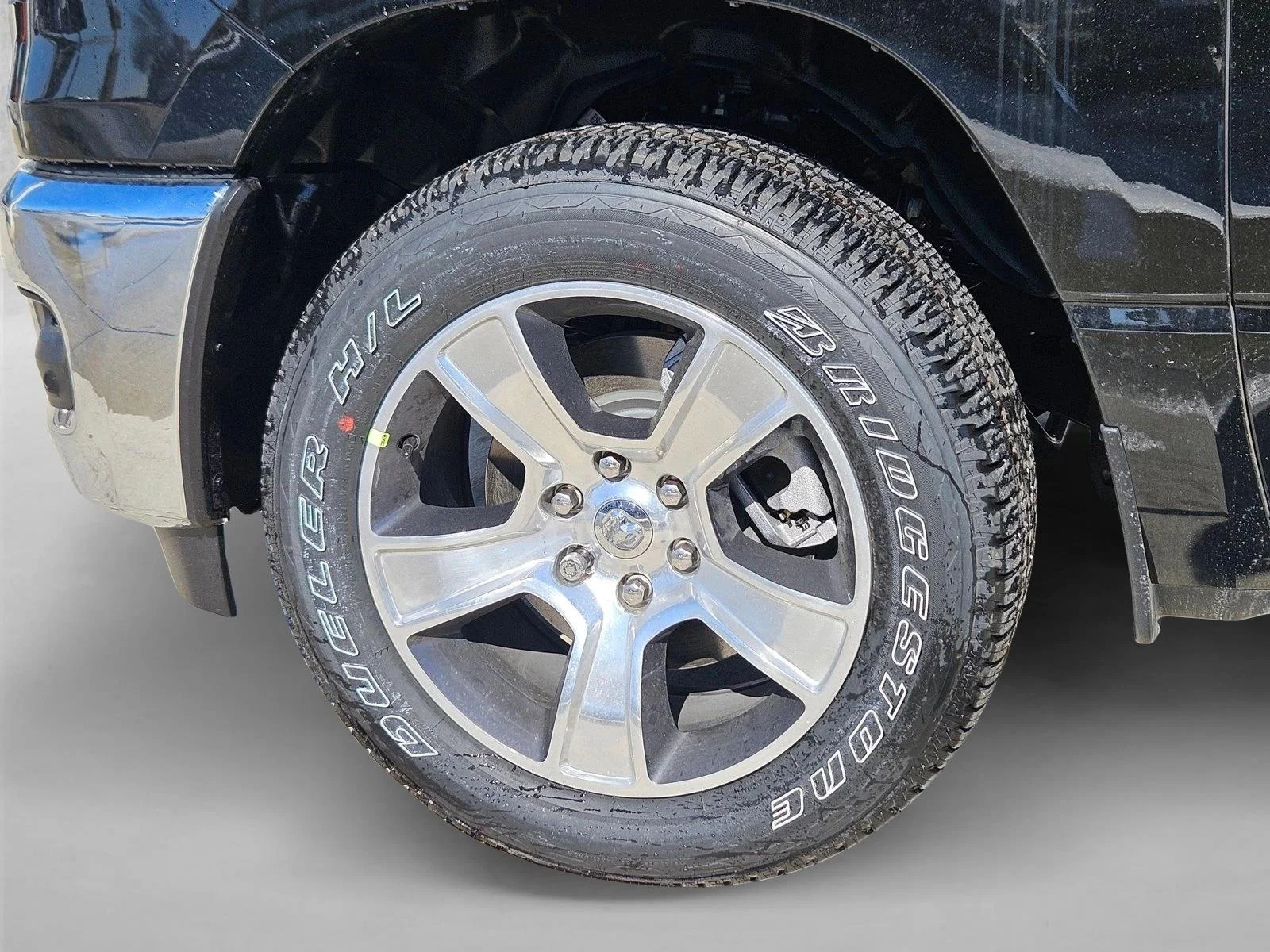 New 2026 Diamond Black Crystal Pearl-Coat Exterior Paint RAM Tradesman image 10