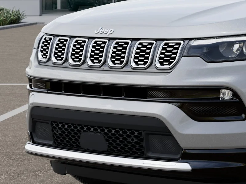 New 2025 Silver Zynith Metallic Clear-Coat Exterior Paint Jeep Limited image 42