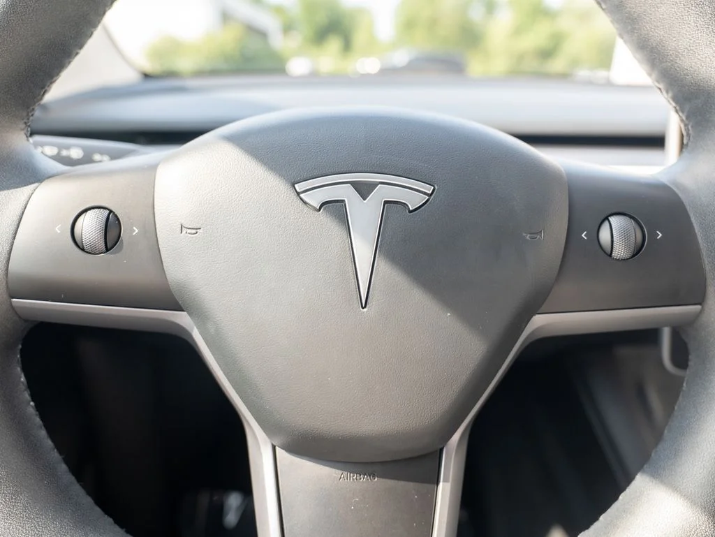 Used 2023 Blue Tesla Long Range image 15