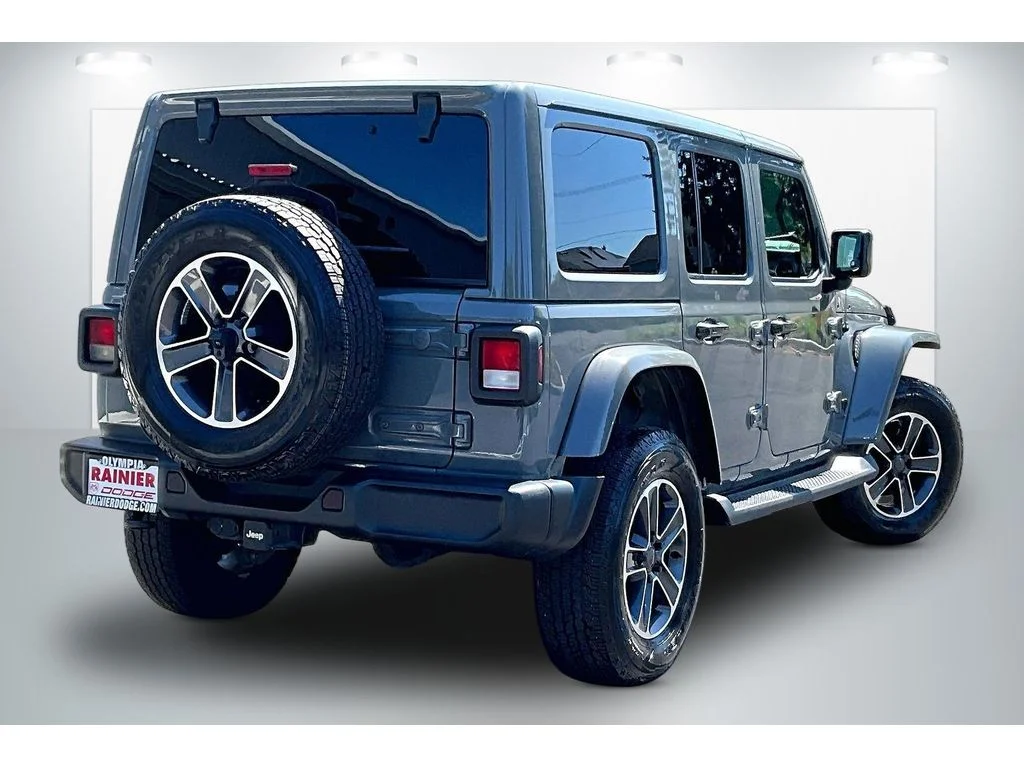 Used 2023 Grey Jeep Sahara image 12