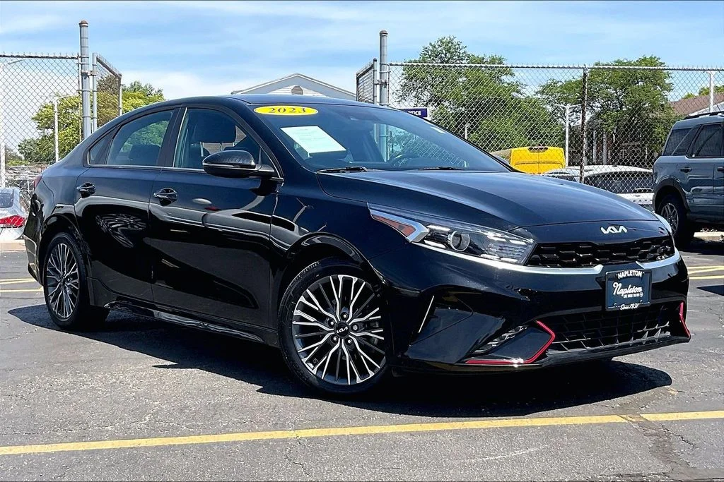 Used 2023 Aurora Black Pearl Kia GT-Line image 34