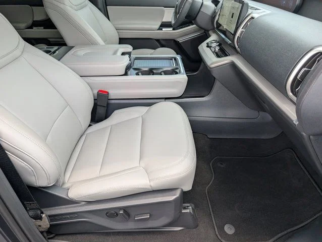 New 2026 Stone Blue Metallic Ford Active image 27