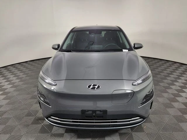 Used 2023 Silver Hyundai SEL image 8