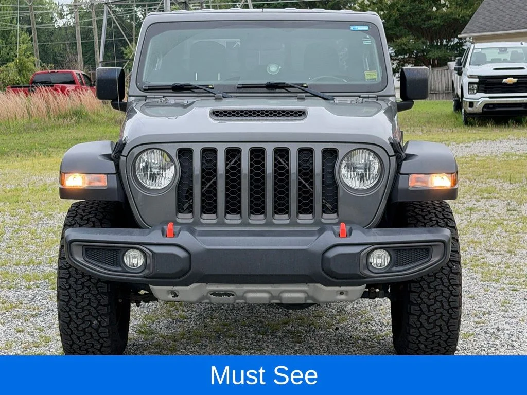 Used 2021 Gray Jeep Mojave image 2