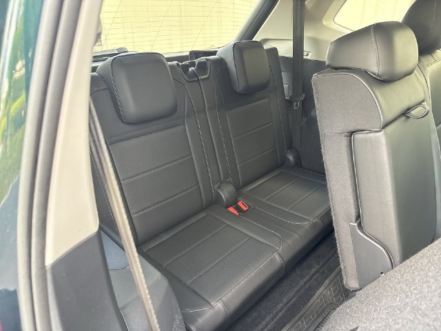 Used 2018 Green Volkswagen 2.0T SE image 12